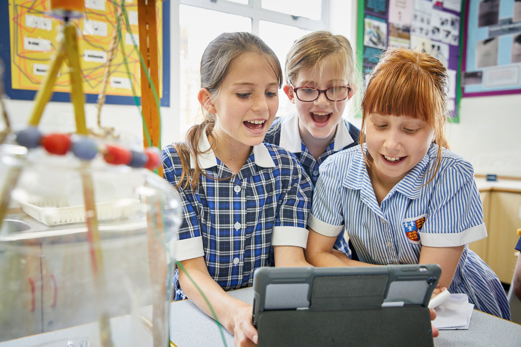 Pupils around an ipad